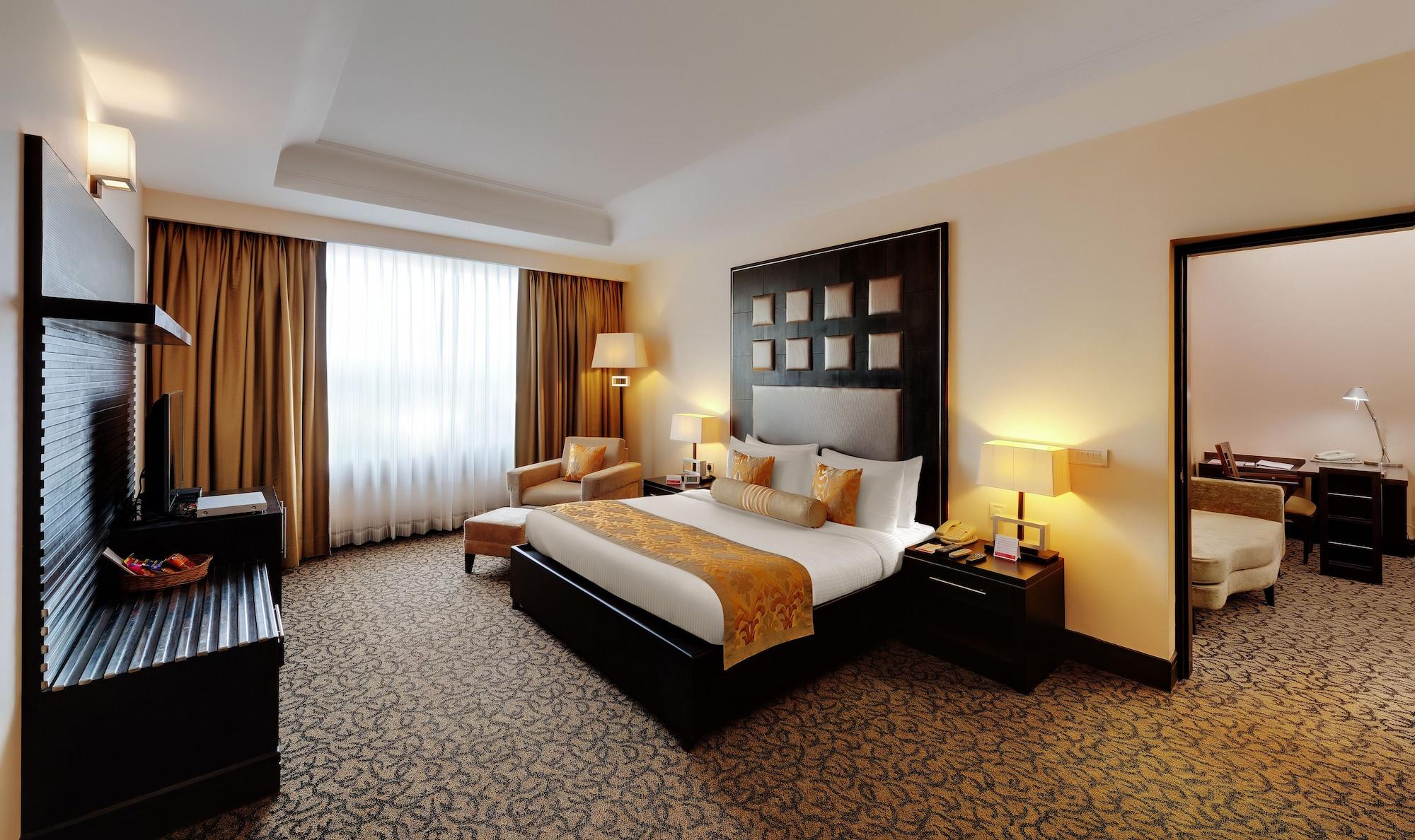 Ramada Plaza By Wyndham Jhv Benares Buitenkant foto