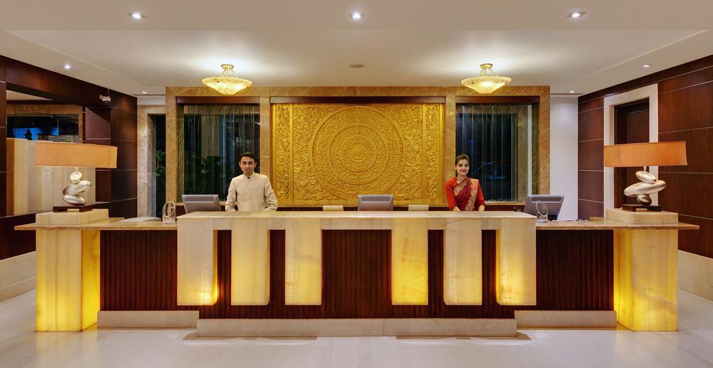 Ramada Plaza By Wyndham Jhv Benares Buitenkant foto
