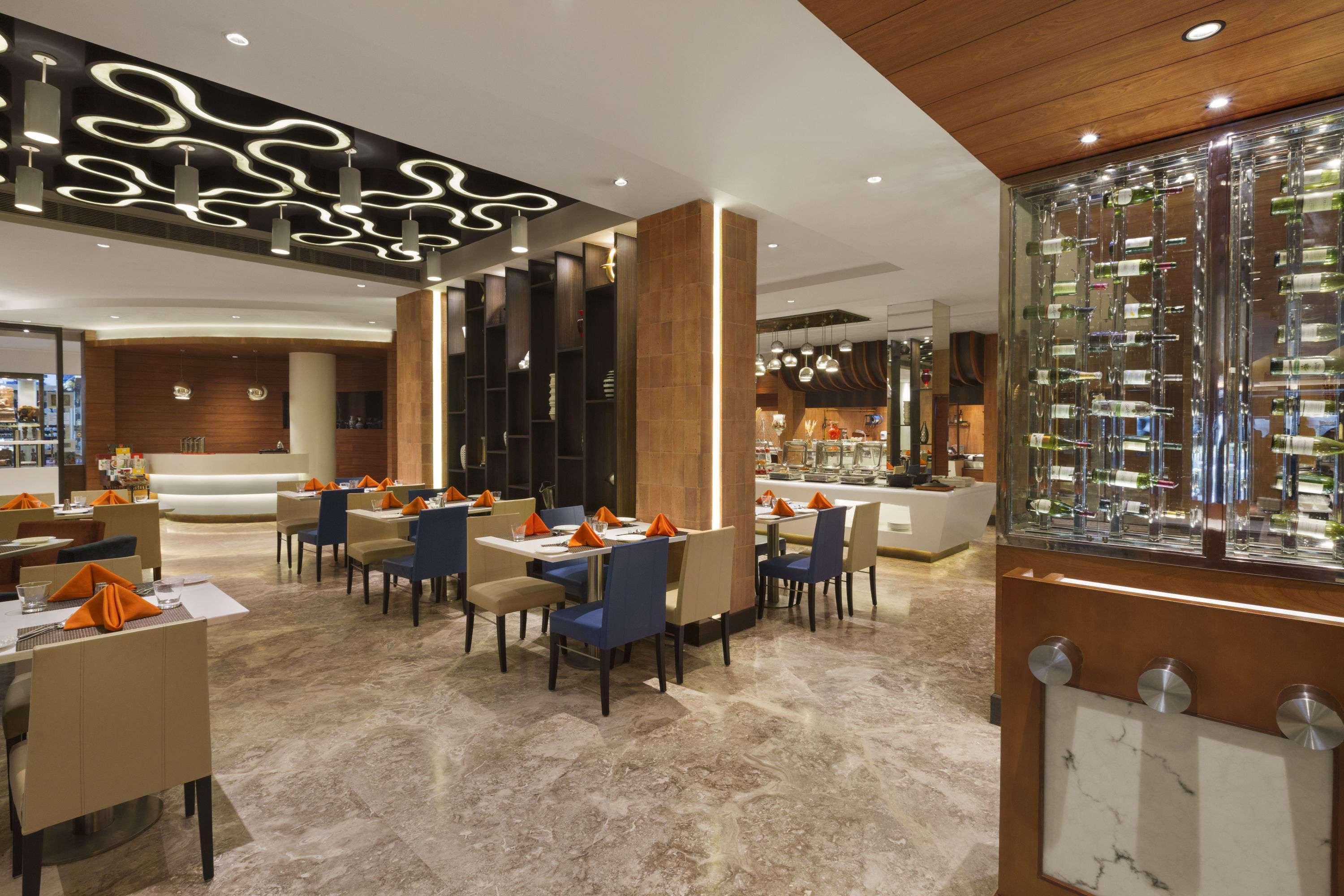 Ramada Plaza By Wyndham Jhv Benares Buitenkant foto